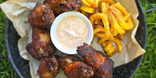 300g CHICKEN WINGS WITH FRENCH FREIS