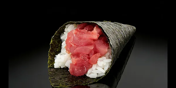 125. Temaki Spicy maguro 