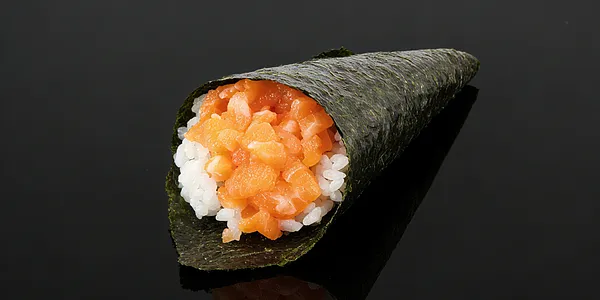 124. Temaki Spicy salmon 