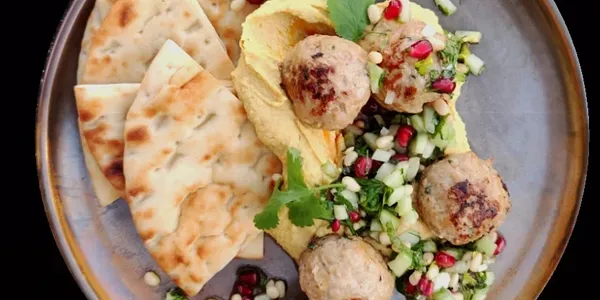 180g Veal balls with hummus,pita bread and pine-cucumber salsa