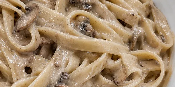 Fettuccine Cremose ai Funghi