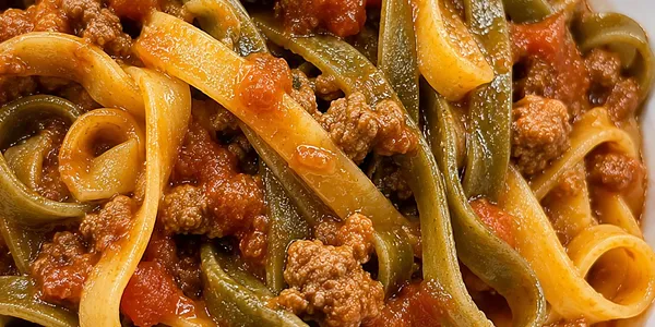 Paglia e Fieno al Ragù della Tradizione
