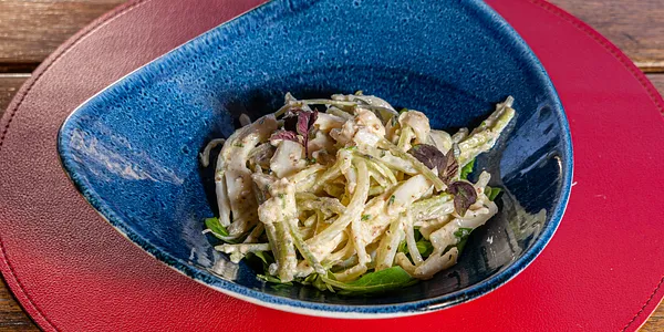 Insalata di seppia sedano mandorle ricotta e limone 