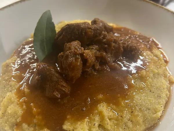 Bocconcini di cinghiale con polenta taragna *