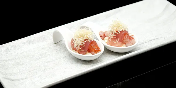 907. Nigiri rosso (Piatto speciale)
