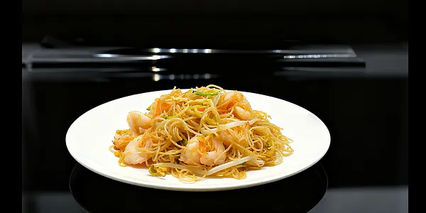 168. Spaghetti di riso e gamberi 