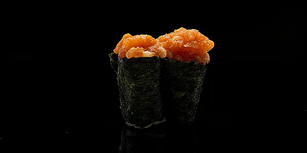 41. Gunkan nori salmon