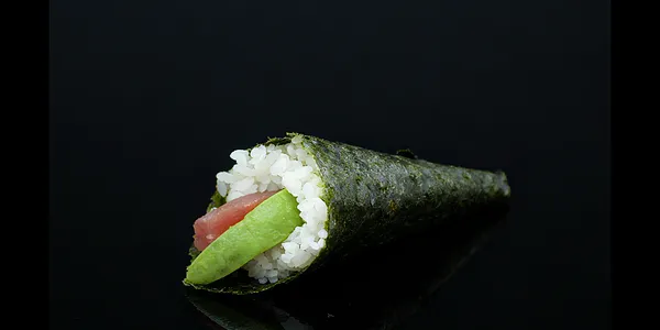 123. Temaki maguro