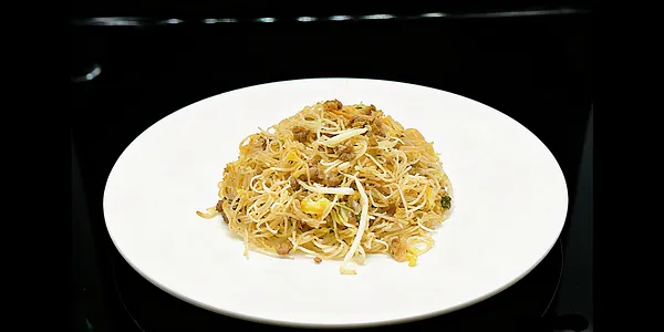 176. Spaghetti di riso carne 