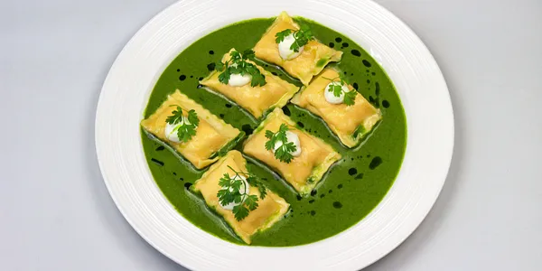 agnolotti plnené králičím mäsom,