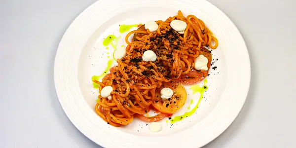 spaghetti with tomato emulsion,