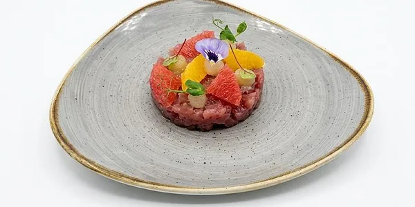 Tartare di tonno, lime e agrumi