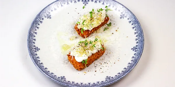 crispy cacio e pepe arancini,