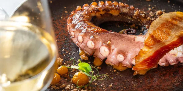 Tentacolo di Polpo Arrosto, Zucca, Guanciale e Amaretto