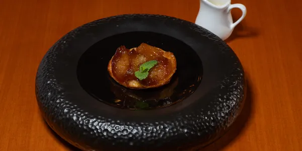 Tarte Tatin alla Mela Caramellata e Crema Inglese 