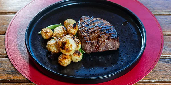 Filetto di manzo italiano  e patate novelle 