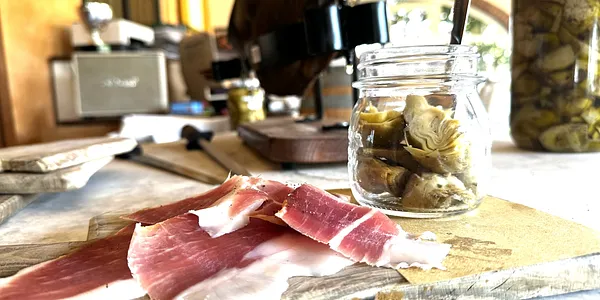 Prosciutto F.lli Mignaioli stagionato 25 mesi con carciofino sott’olio di Evanzio