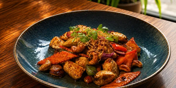 G4 CHICKEN WITH CASHEW NUT