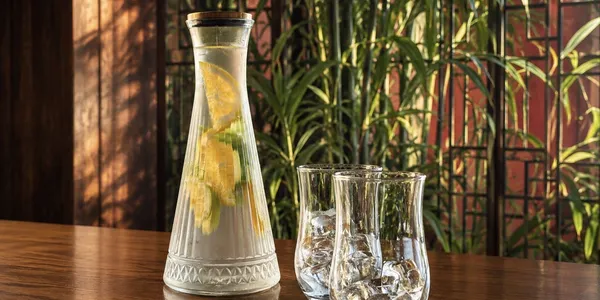 Mineral water 1L infused