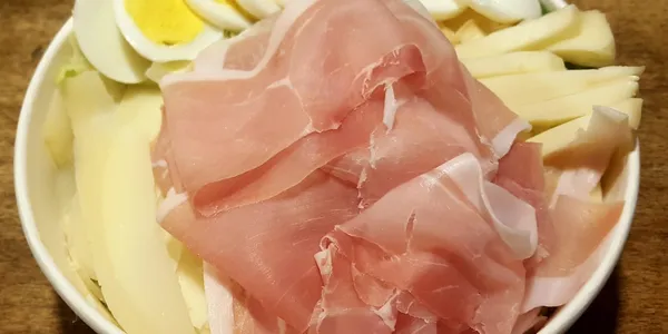 N. 5 Insalatona con Speck