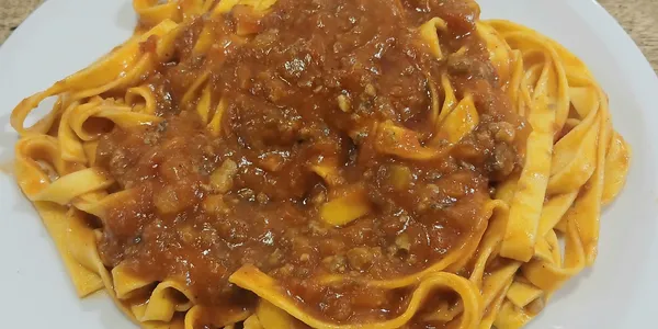 Tagliatelle con ragù alla bolognese