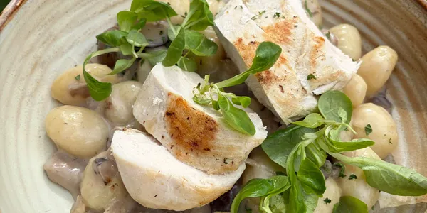 Gnocchi s hubovou omáčkou a kuracím mäsom 120g 
