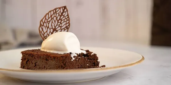 307 - Brownie al cioccolato con gelato fiordilatte