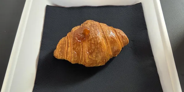 Cornetto albicocca(apricot croissant)