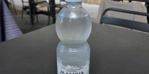 Acqua naturale(still water)