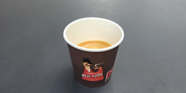 Caffè espresso (espresso coffee)