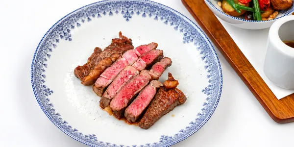 hovädzí rib eye steak,
