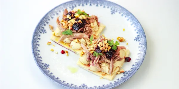 pizzetta with pulled duck,