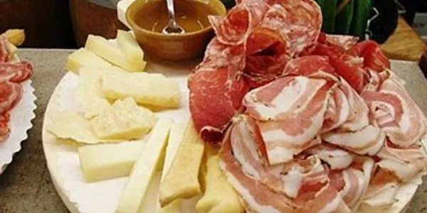 Degustazione salumi e formaggio