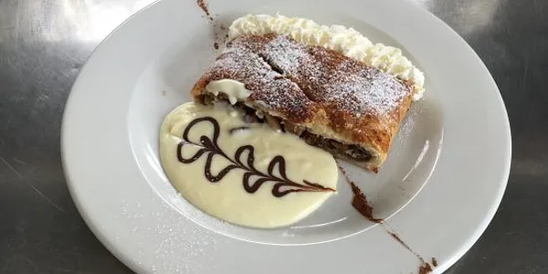 STRUDEL DI MELE CON SALSA VANIGLIA