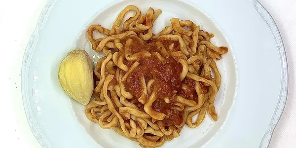 Pici all'aglione della val di chiana