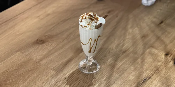 CARAMEL VANILLA SHAKE
