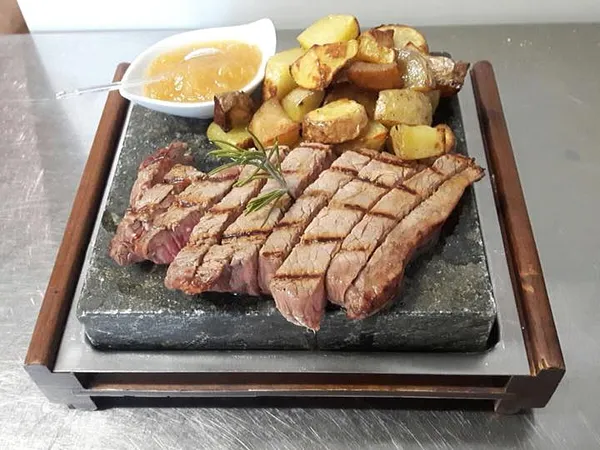 Tagliata piemontese Co.Al.Vi su pietra ollare