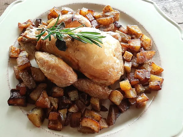 Galletto intero Vallespluga arrosto, con patate al forno