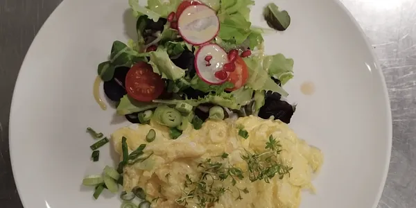 120g Praženica z troch vajec s cibuľou