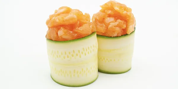 45. Gunkan zucchina salmone 