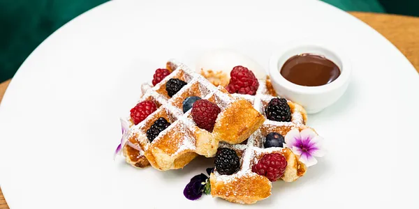 Waffle con cioccolato e crema pasticcera