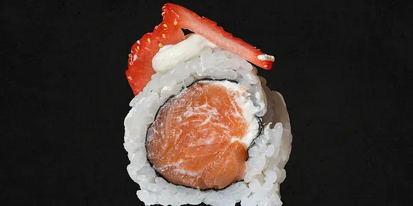 4 - Uramaki salmone e fragola [8 Pezzi]