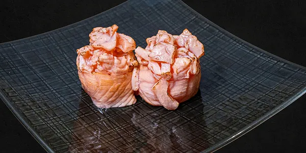 118 - Gunkan salmone ﬂambato e teriyaki