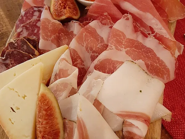 Tagliere di salumi nostrani