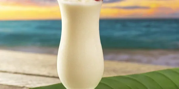 Piña Colada dello Chalet. Puoi ripetere, per favore? Ero distratta.