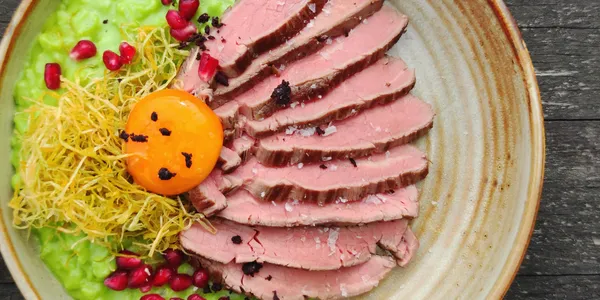 250g Špenátové rizoto s flank steakom a marinovaným žltkom