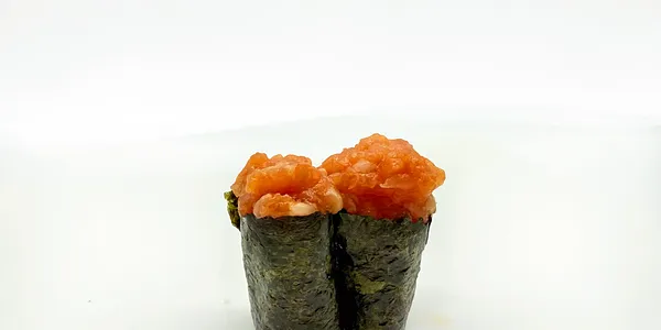 41. Gunkan nori salmone 
