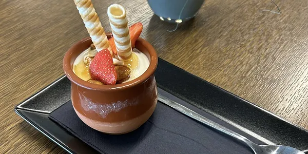 150g Smotanová zmrzlina s mandľami a medom